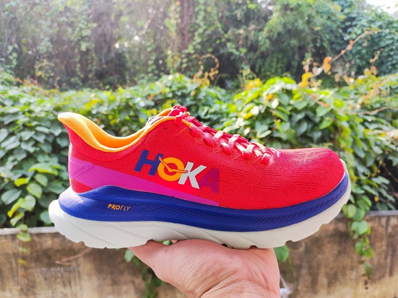 Mach 4 Women Shark sport