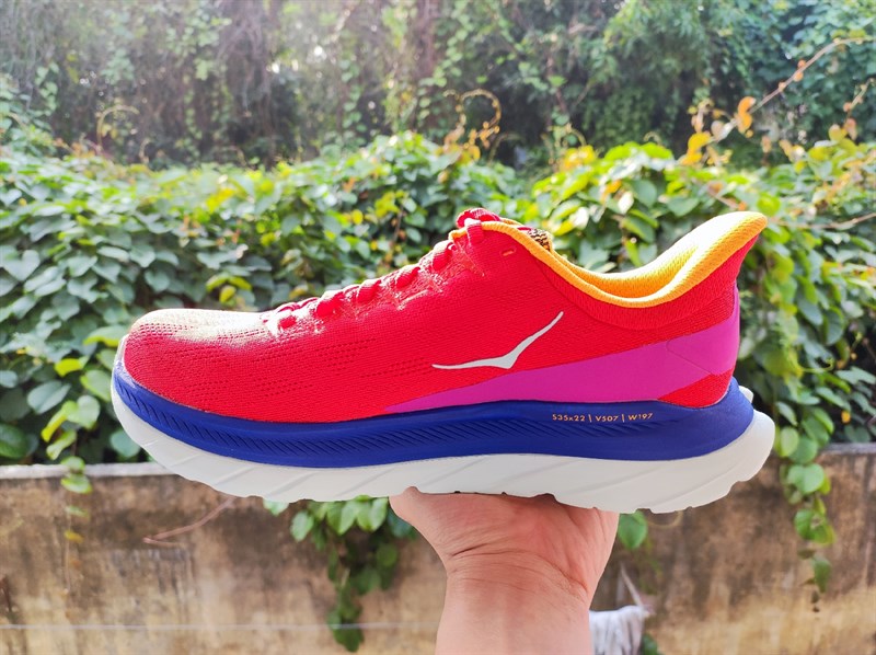 Mach 4 Women Shark sport